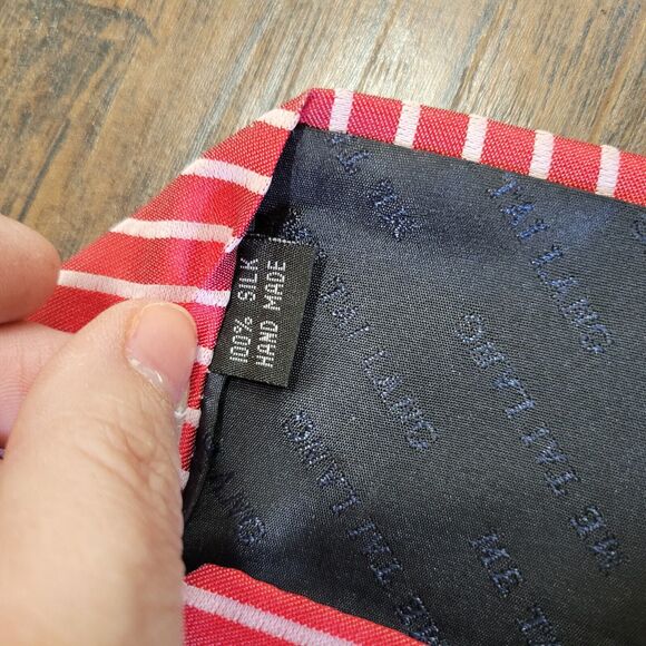 Ming Tai Lang Mens Necktie 3.5 Inches Wide Red White Striped Silk Hand Made - Picture 4 of 4